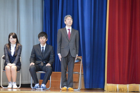１