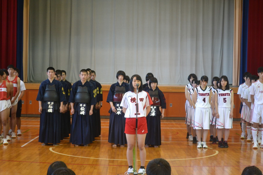７