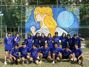 １８