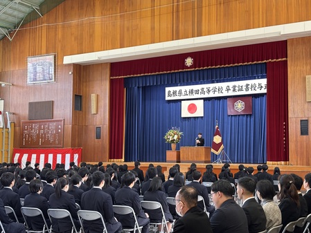 １