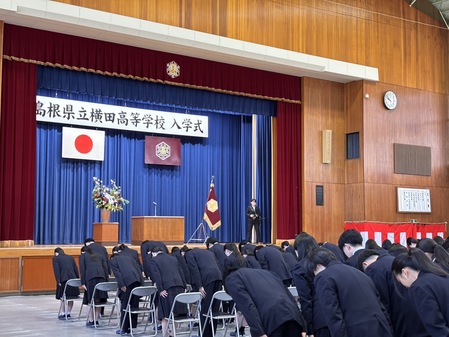 １