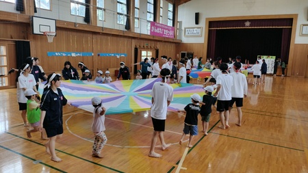 ２
